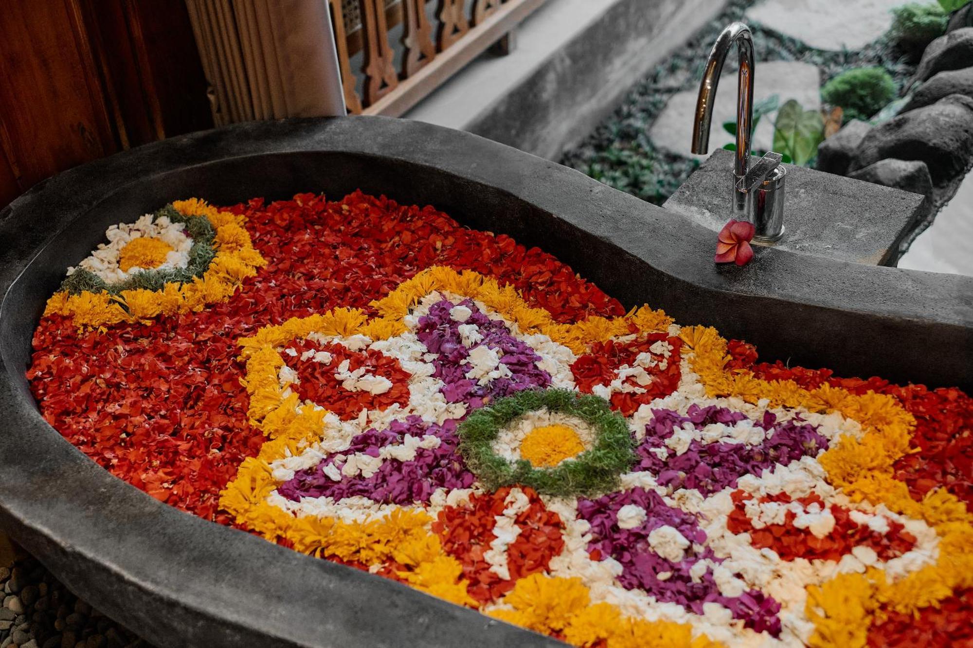 Ratni * Ubud