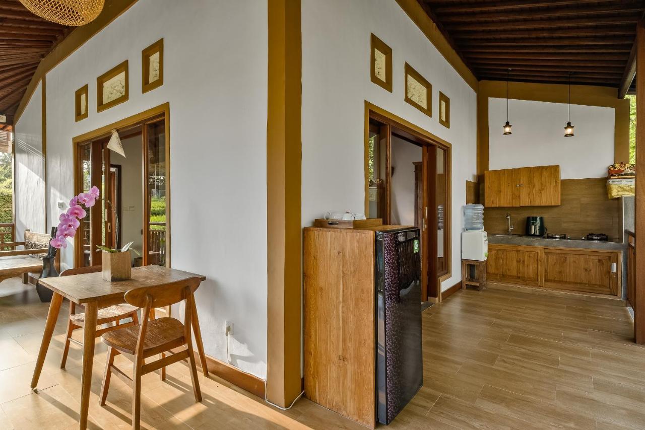 Ratni Villa *