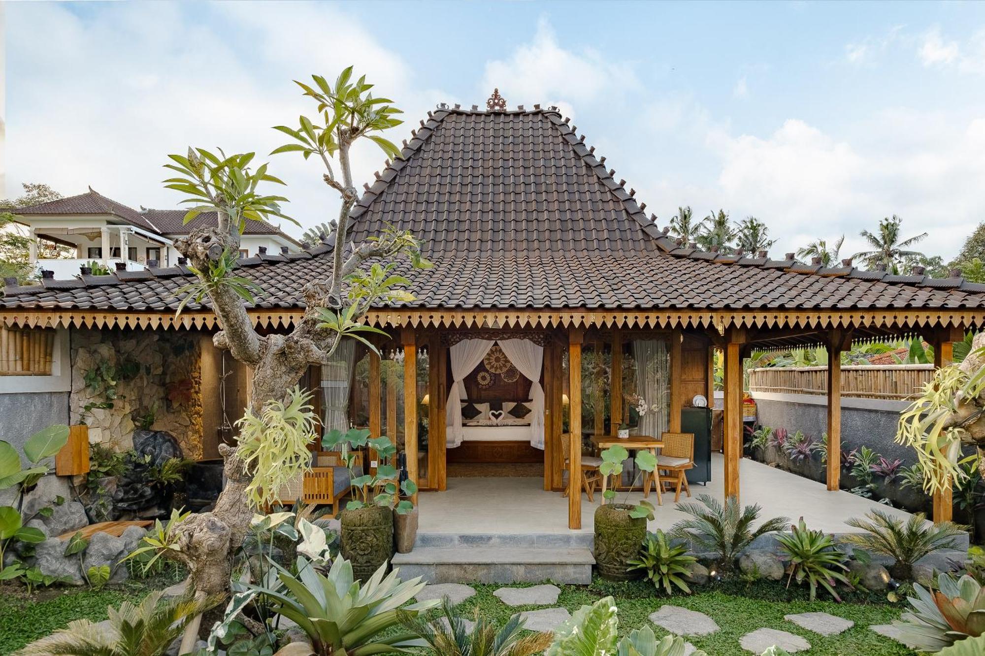 Ratni Villa